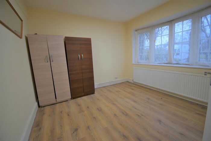 3 Bedroom Semi-Detached House To Rent In Romford, RM6