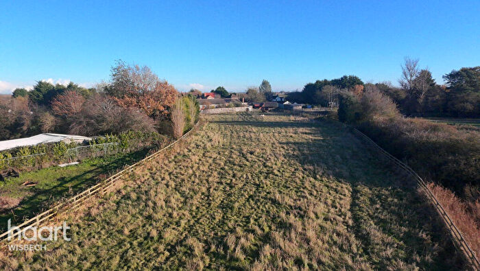 4 Bedroom Detached Bungalow For Sale In Chalk Road, Walpole St Peter, PE14