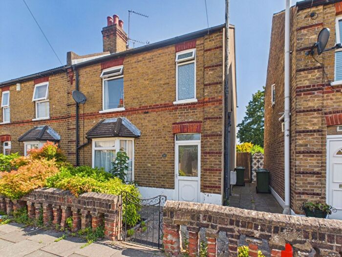 3 Bedroom Semi-Detached House For Sale In Budebury Road, Staines, Middlesex, TW18