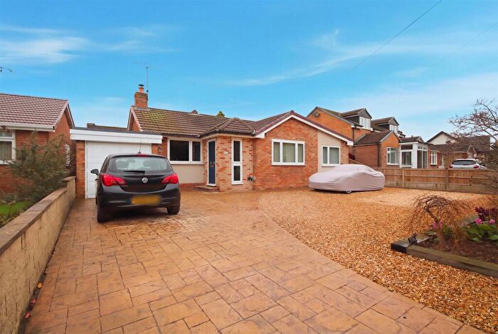 3 Bedroom Detached Bungalow For Sale In Harewood Crescent, Old Tupton, Chesterfield, S42