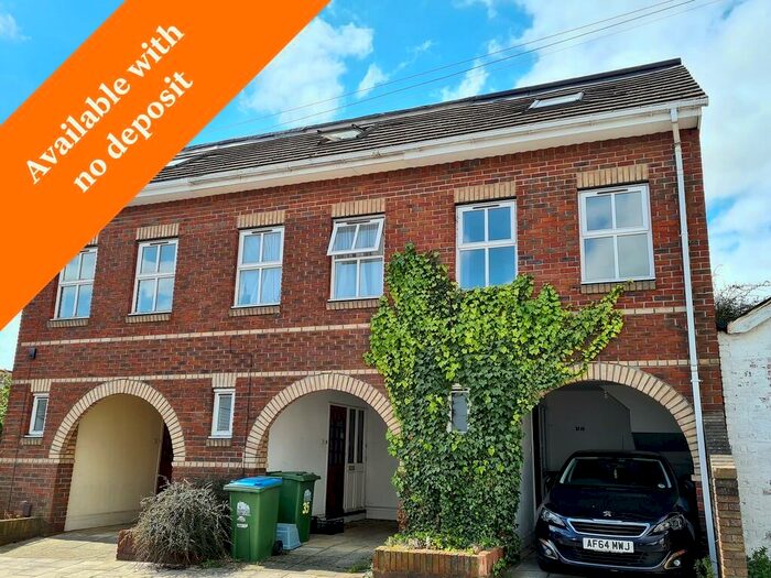 3 Bedroom Town House To Rent In Bath Street, Southampton, SO14