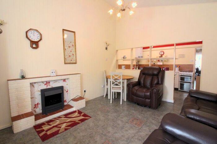 2 Bedroom Detached Bungalow For Sale In Kingswinford, Leaford Way, DY6