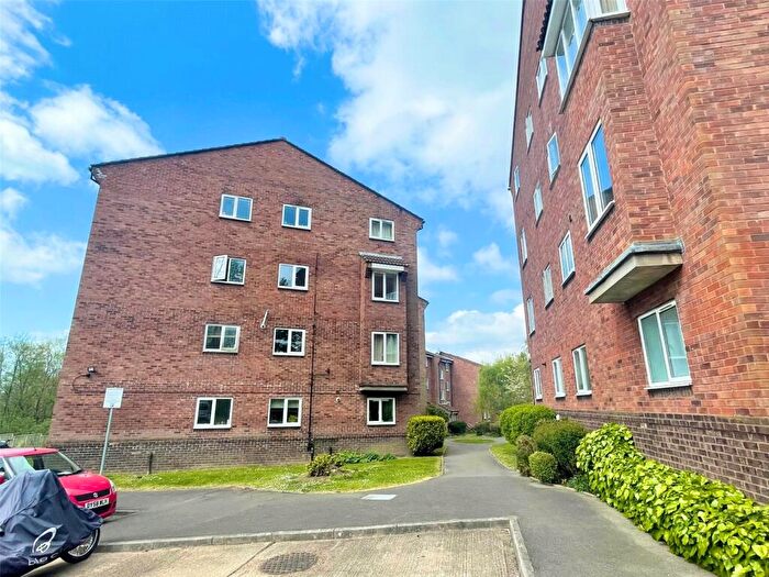 2 Bedroom Apartment To Rent In St Leonards Park, East Grinstead, West Sussex, RH19