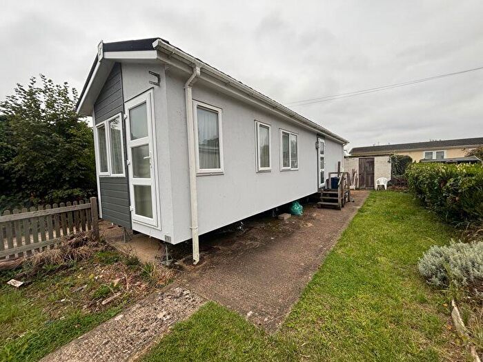 2 Bedroom Detached House For Sale In Whelpley Hill Park, Chesham, HP5