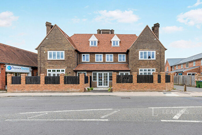 2 Bedroom Flat To Rent In Queen Street, RH13