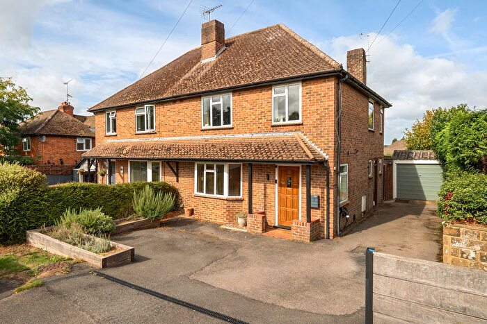 3 Bedroom Semi Detached House For Sale In Grove End Road, Farnham, GU9