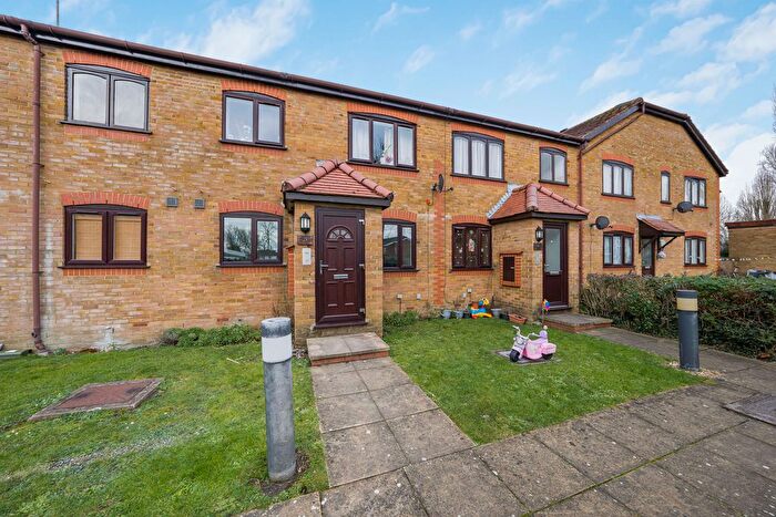 1 Bedroom Flat To Rent In Caroline Close, West Drayton, Middlesex, UB7