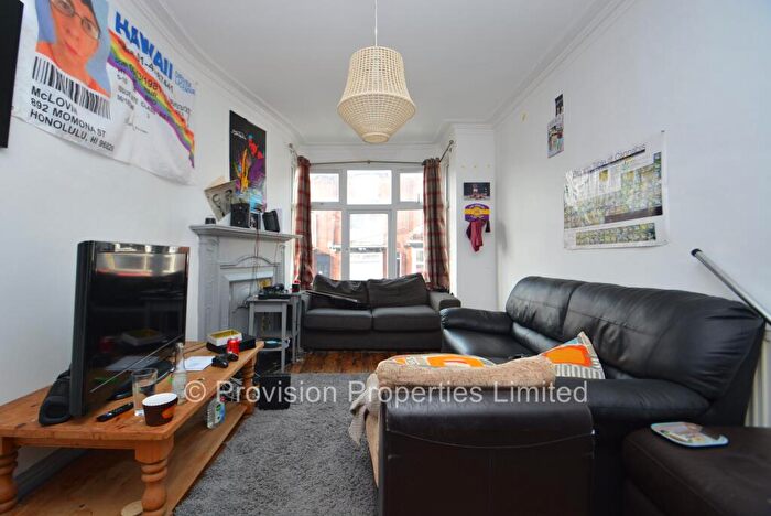 6 Bedroom Terraced House To Rent In Manor Drive, Hyde Park, Leeds, LS6