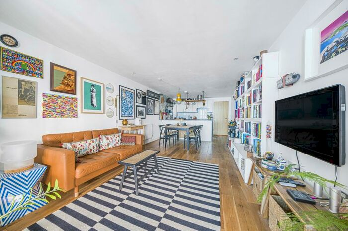 2 Bedroom Flat To Rent In Seren Park Gardens London, SE3