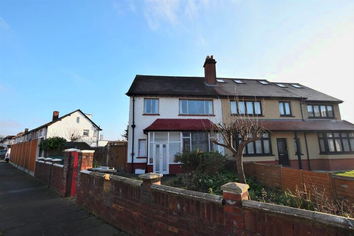 3 Bedroom Property To Rent In Newbury Road, Ilford IG2