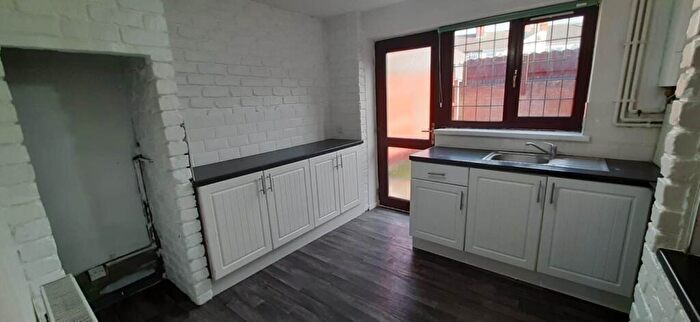 2 Bedroom End Of Terrace House To Rent In Castle Court Castle Street, Grimsby, DN32