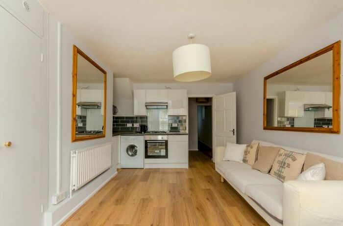 1 Bedroom Flat To Rent In Farnham Road, Guildford, GU2