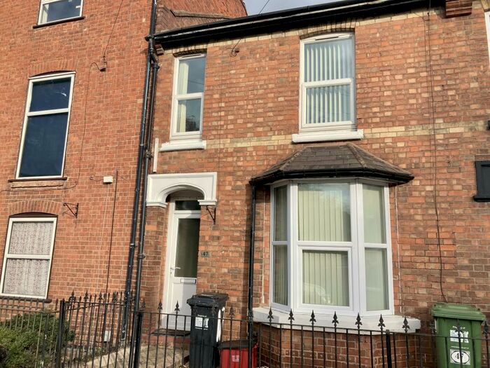 4 Bedroom Terraced House To Rent In Tachbrook Road, CV31