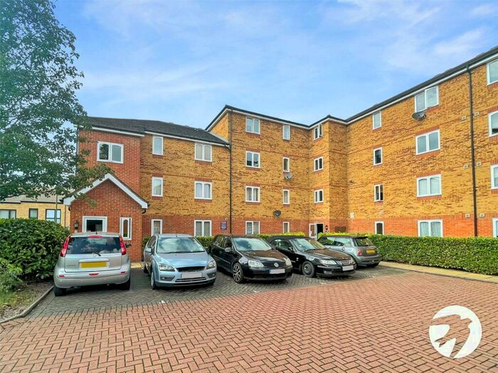 2 Bedroom Flat To Rent In Dunlop Close, Dartford, Kent, DA1
