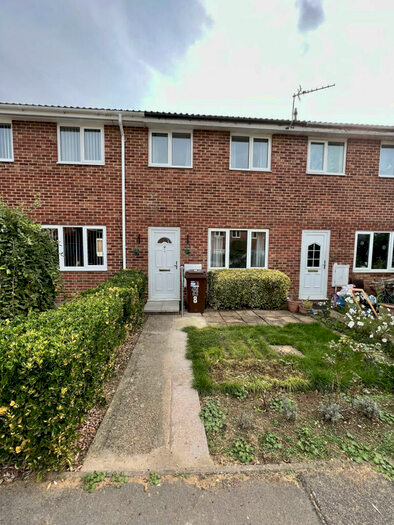 3 Bedroom Terraced House To Rent In Pitt Green, Buckingham, MK18