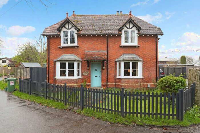 3 Bedroom Detached House For Sale In Church Lane, Whaddon, Gloucester, GL4