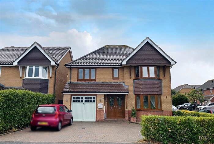 4 Bedroom Detached House For Sale In Megson Drive, Lee-On-The-Solent, PO13