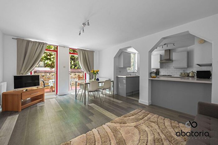 2 Bedroom Flat To Rent In Kennet Street, Wapping, E1W