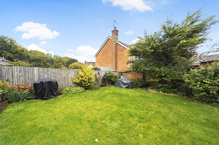 5 Bedroom Detached House For Sale In Lapin Lane, Basingstoke, Hampshire, RG22