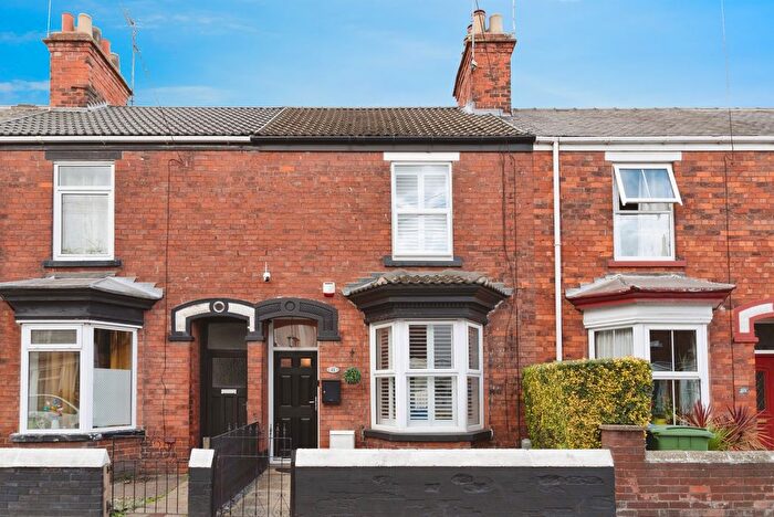 3 Bedroom Terraced House For Sale In Grovehill Road, Beverley, HU17
