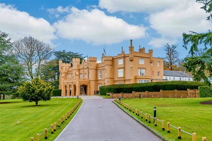 3 Bedroom Flat For Sale In Wall Hall Drive, Aldenham, Watford, WD25