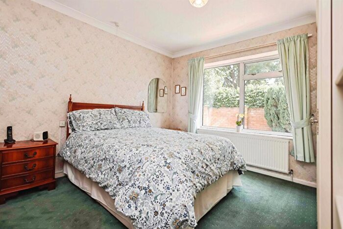 2 Bedroom Detached Bungalow For Sale In Chester Road, Castle Bromwich, Birmingham, B36