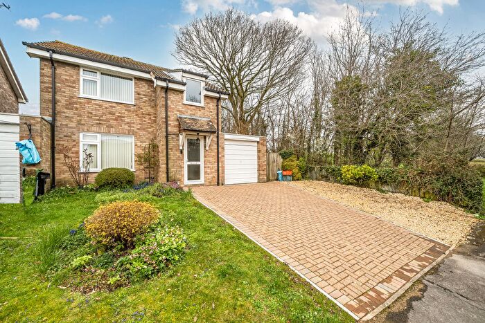 3 Bedroom Detached House For Sale In Beverley, Toothill, Swindon, SN5