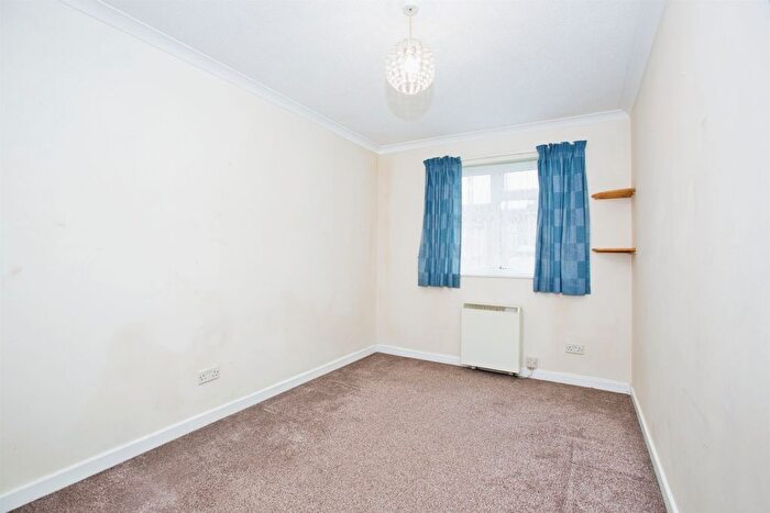 1 Bedroom Flat For Sale In Kiddles, Yeovil, BA21