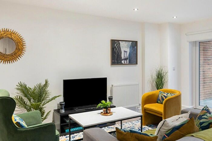 3 Bedroom Serviced Apartments To Rent In Dunton Road, London, E10