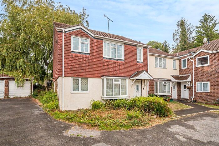 2 Bedroom Flat For Sale In Victoria Close, Bovington, BH20