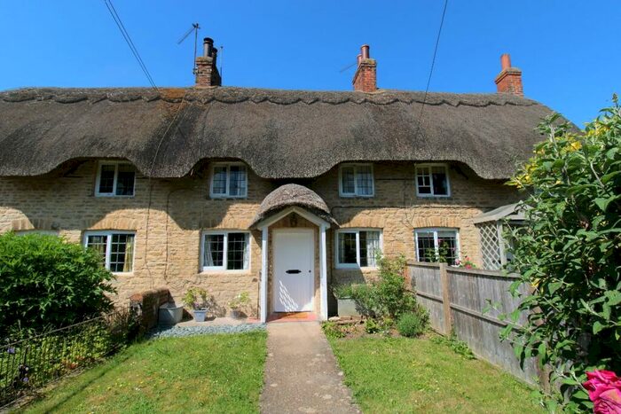 2 Bedroom Cottage For Sale In Common Street, Ravenstone, MK46