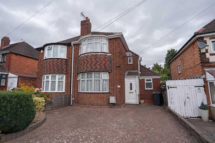 3 Bedroom Semi Detached House For Sale In Brays Road, Birmingham, B26