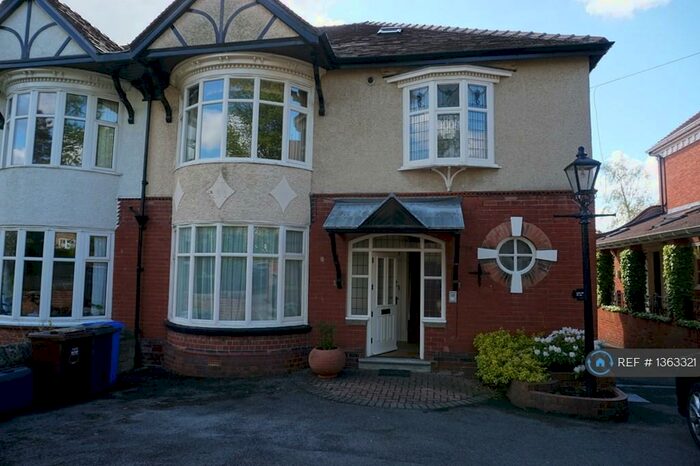 2 Bedroom Flat To Rent In Knowle Lane, Sheffield, S11