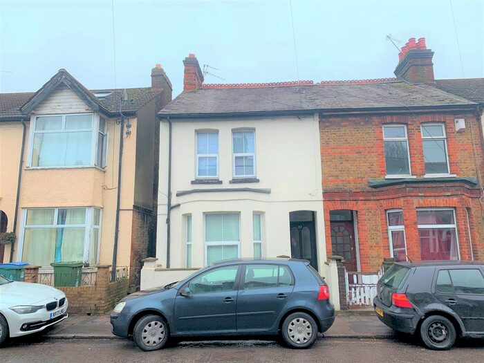 1 Bedroom Flat To Rent In Cassio Road, Watford, WD18