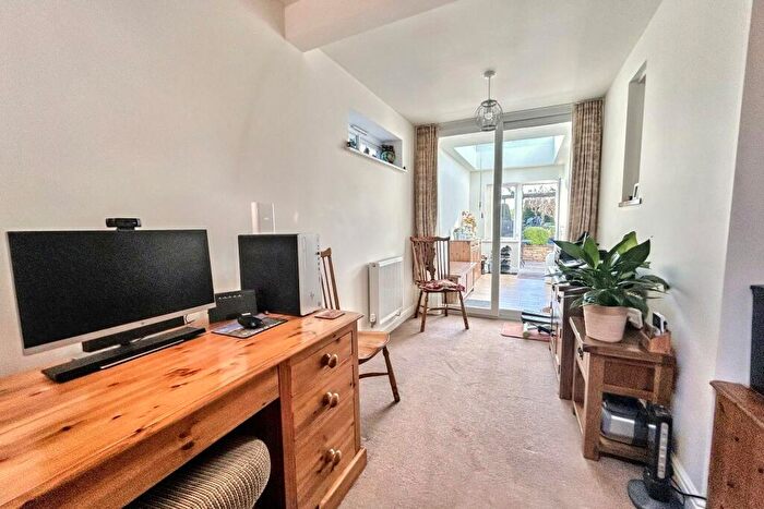 4 Bedroom Detached House For Sale In Sturminster Marshall, BH21