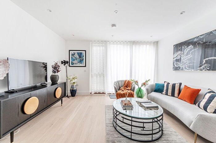 3 Bedroom Terraced House To Rent In Westminster Road, Ealing, London, W7