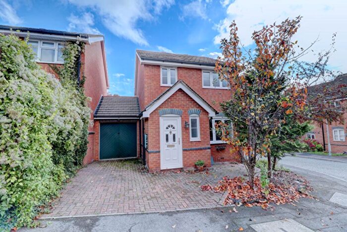 3 Bedroom Link Detached House To Rent In Falcon Rise, Downley, High Wycombe, Buckinghamshire, HP13