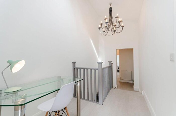 1 Bedroom Maisonette To Rent In Apsley Road, South Norwood, London, SE25