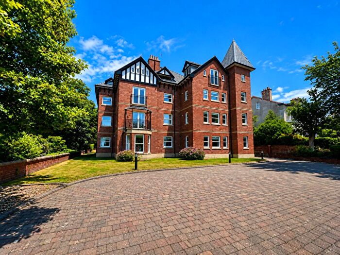 2 Bedroom Apartment For Sale In Westcliffe Road, Southport, Merseyside, PR8