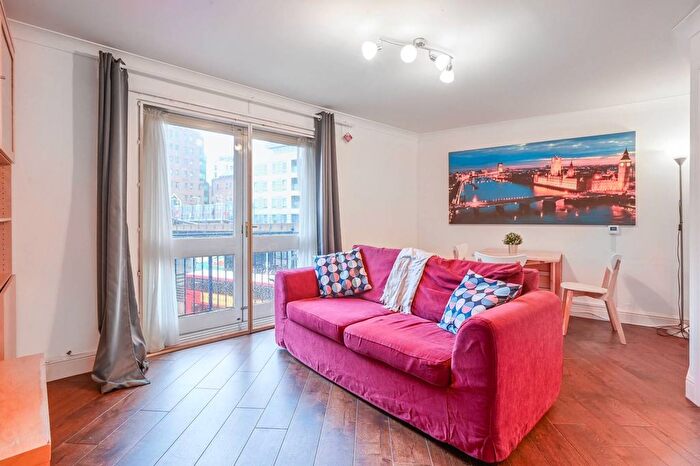 1 Bedroom Flat To Rent In Peninsula Court, Canary Wharf, London, E14