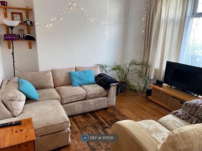 4 Bedroom Terraced House To Rent In Llanishen Street, Cardiff, CF14