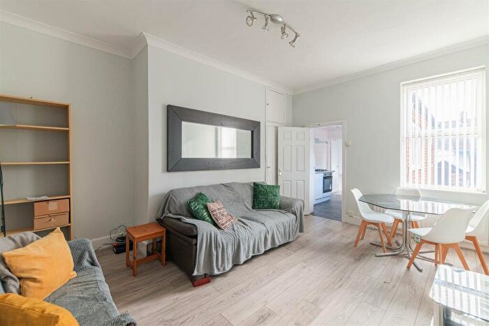 3 Bedroom Maisonette To Rent In Doncaster Road, Sandyford, Newcastle Upon Tyne, NE2