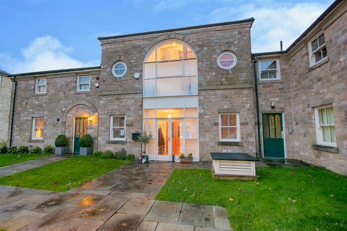 3 Bedroom Town House To Rent In The Hayloft, Berry Hill Lane, Mansfield NG18