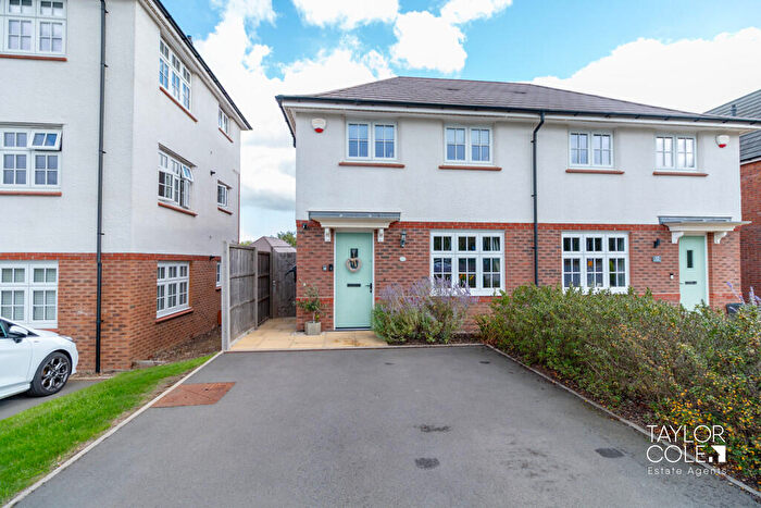 3 Bedroom Semi-Detached House For Sale In Barlaston Way, Amington, B77