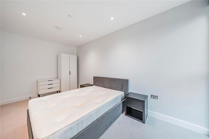 2 Bedroom Apartment To Rent In Henley Cross, London, SE3