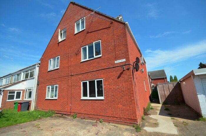 1 Bedroom Apartment To Rent In Patricia Close, Slough, SL1