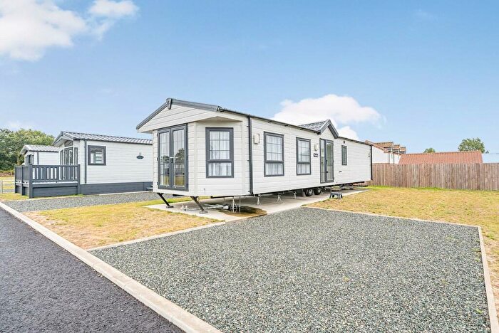 2 Bedroom Park Home For Sale In Eagle Road, Spalford, Newark, NG23
