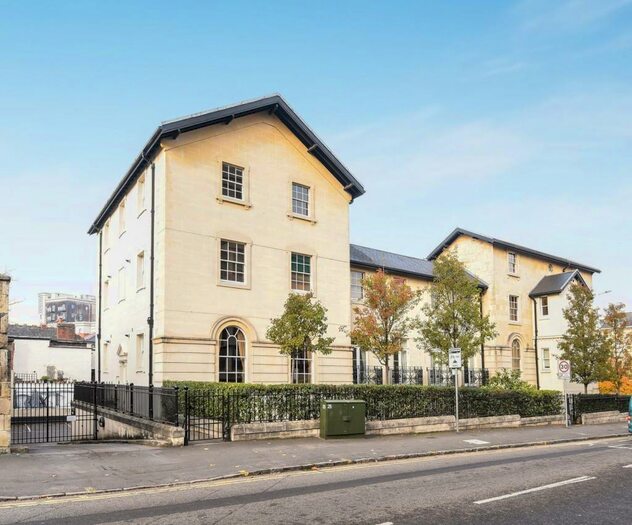 2 Bedroom Apartment To Rent In Eldon Lodge, - Kings Road, Reading, RG1