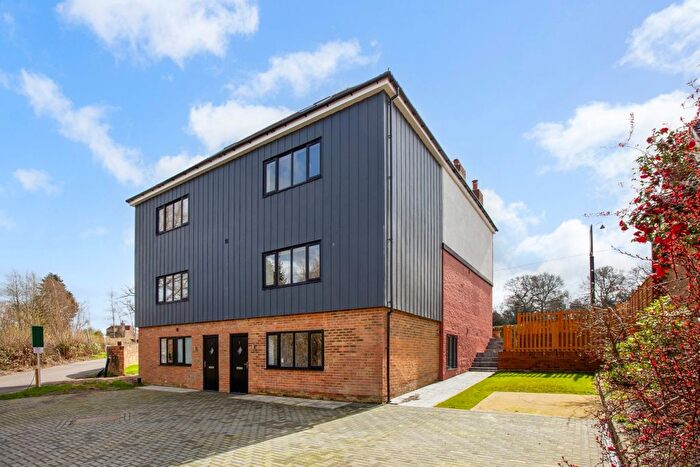 2 Bedroom Flat To Rent In Balaclava Lane, Wadhurst, TN5