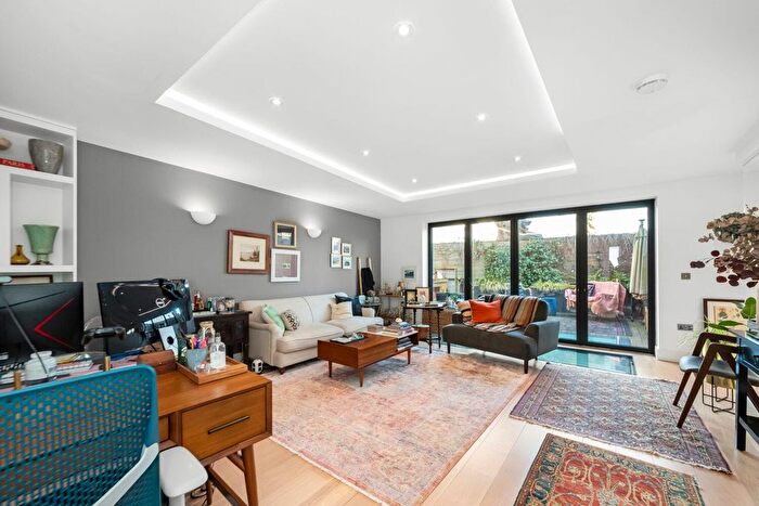 4 Bedroom End Of Terrace House To Rent In Upland Road, East Dulwich, London, SE22